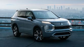 2025 Mitsubishi Outlander in Moonstone Gray Metallic