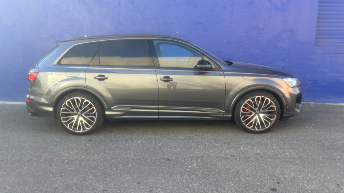 The 2025 Audi SQ7 seen in profile