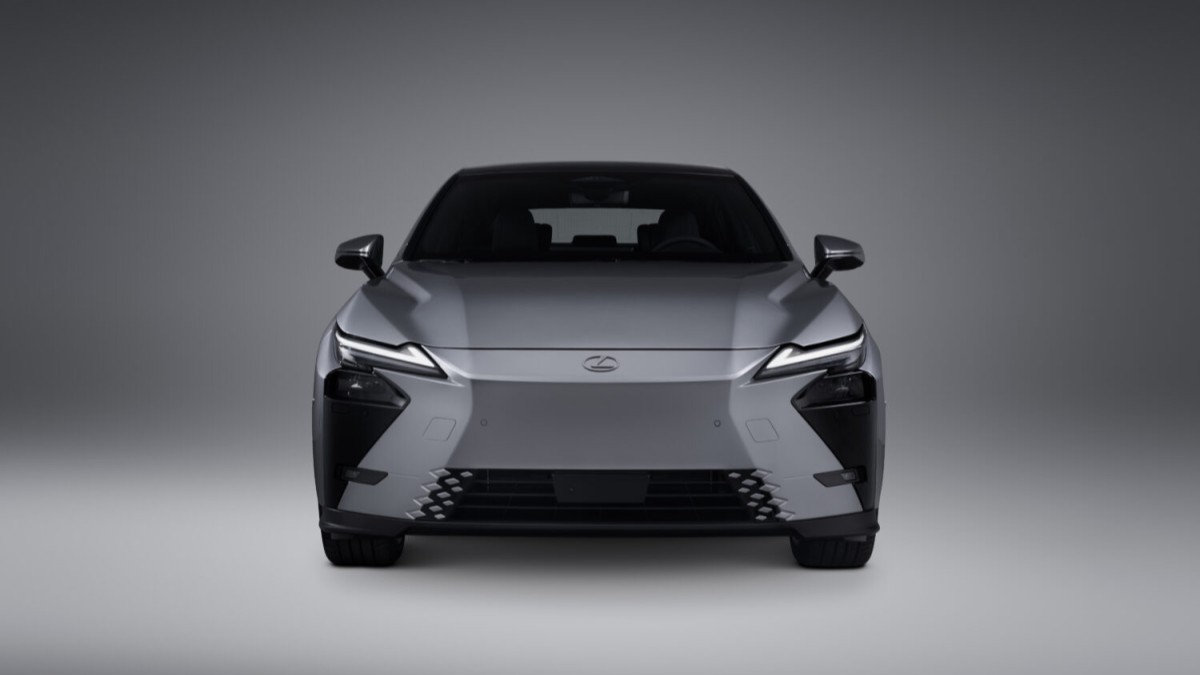 The 2026 Lexus ES seen from head on