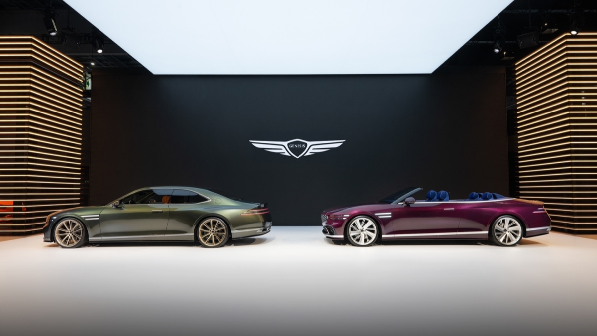 The Genesis X Gran Convertible and Coupe Concepts seen in profile