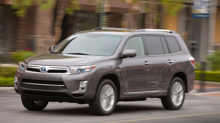 2011-toyota-highlander-hybrid-front-left