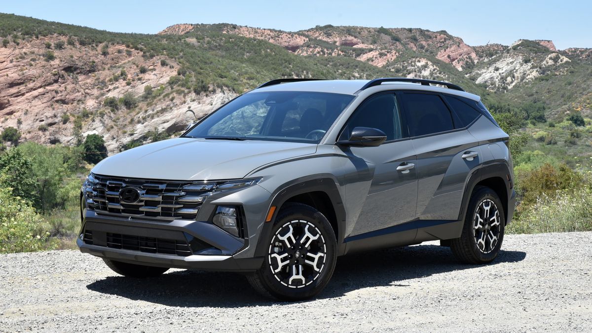 2025-hyundai-tucson-xrt-front-left-3qtr-3