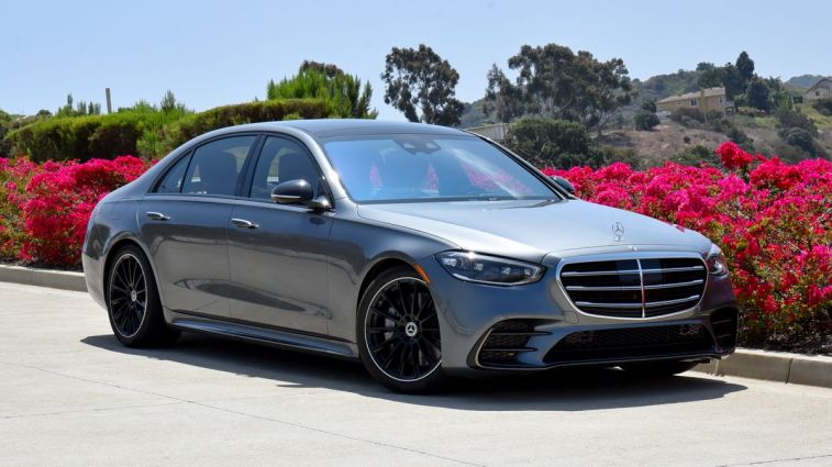 2025 Mercedes-Benz S 580e in Selenite Grey