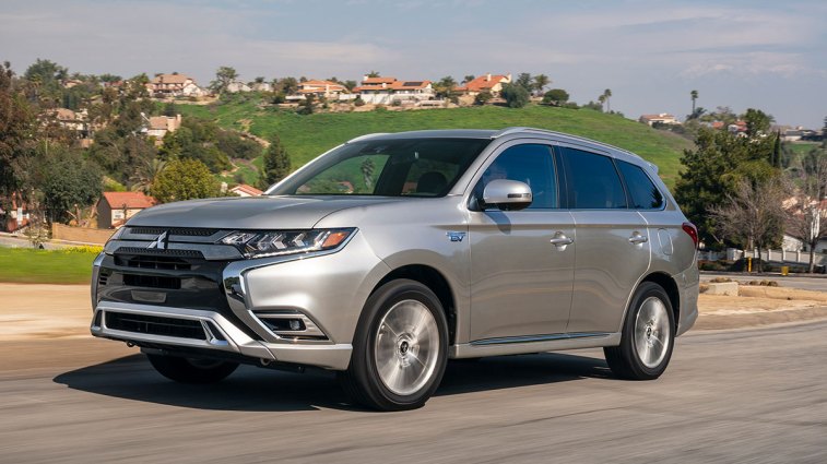 2022-mitsubishi-outlander-phev-front-left