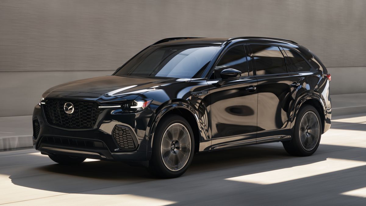 2025-mazda-cx-70-driving-front-3qtr.jpg